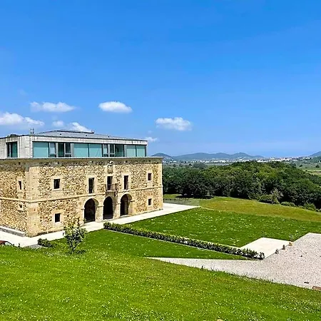 Pico Velasco Hotel