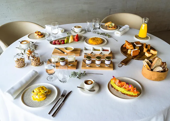 Hotel Pico Velasco Carasa