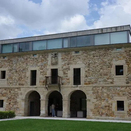 Hotel Pico Velasco Carasa