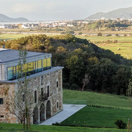 Pico Velasco 3* Carasa