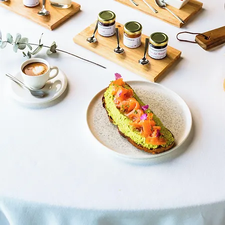 Pico Velasco Hotel Carasa